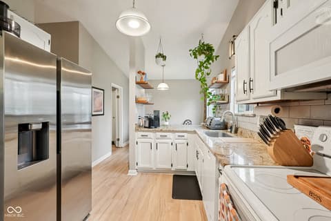 Photo of 609 Sunblest Boulevard S, Fishers, IN
