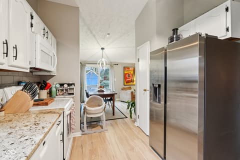 Photo of 609 Sunblest Boulevard S, Fishers, IN