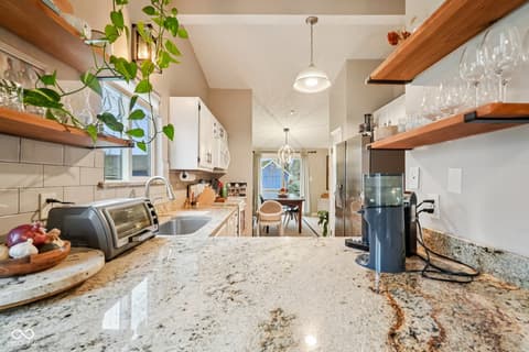 Photo of 609 Sunblest Boulevard S, Fishers, IN