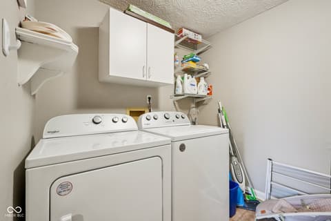 Photo of 609 Sunblest Boulevard S, Fishers, IN