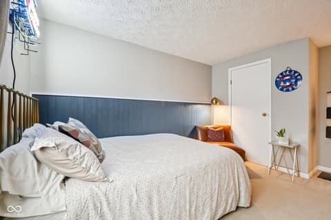 Photo of 609 Sunblest Boulevard S, Fishers, IN