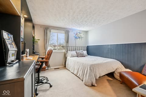 Photo of 609 Sunblest Boulevard S, Fishers, IN