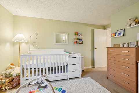 Photo of 609 Sunblest Boulevard S, Fishers, IN
