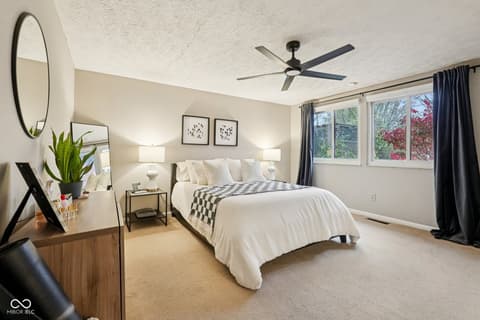 Photo of 609 Sunblest Boulevard S, Fishers, IN