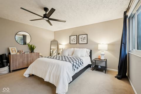 Photo of 609 Sunblest Boulevard S, Fishers, IN