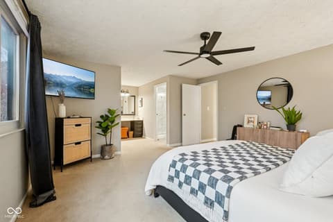 Photo of 609 Sunblest Boulevard S, Fishers, IN