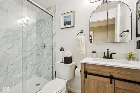 Photo of 609 Sunblest Boulevard S, Fishers, IN