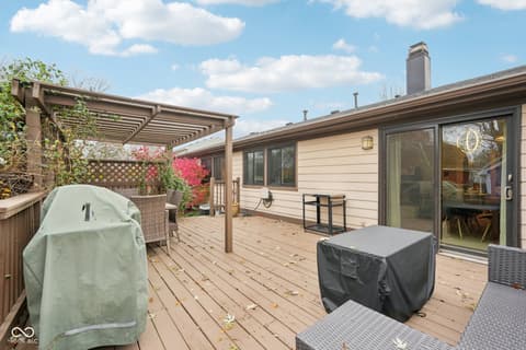 Photo of 609 Sunblest Boulevard S, Fishers, IN