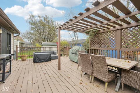 Photo of 609 Sunblest Boulevard S, Fishers, IN