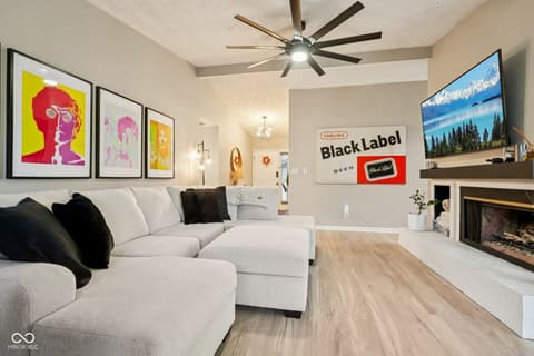 Photo of 609 Sunblest Boulevard S, Fishers, IN