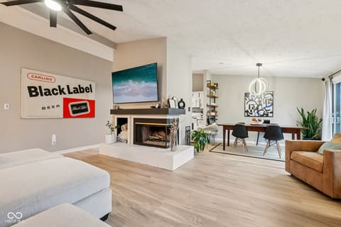 Photo of 609 Sunblest Boulevard S, Fishers, IN