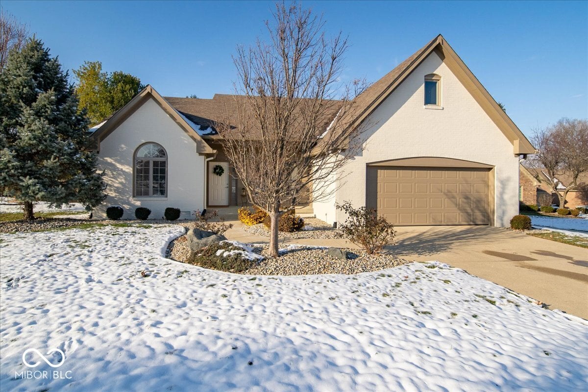 Front exterior at 7300 Pymbroke Circle, Fishers, IN