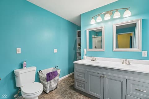 Bathroom at 650 E Pearl Street, Whiteland, IN