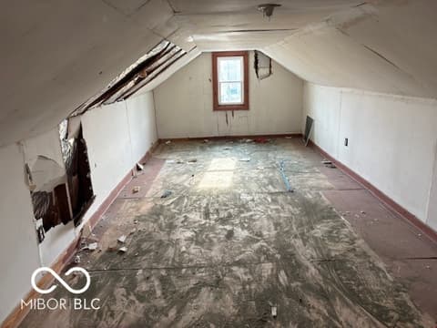 Bonus room at 220 W Church Street, Paragon, IN