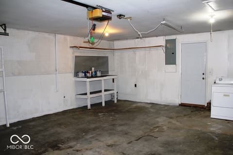 Garage at 8207 N Myers Road, Muncie, IN