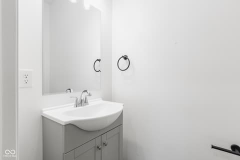 Photo of 1845 Heathglen Circle, North Vernon, IN