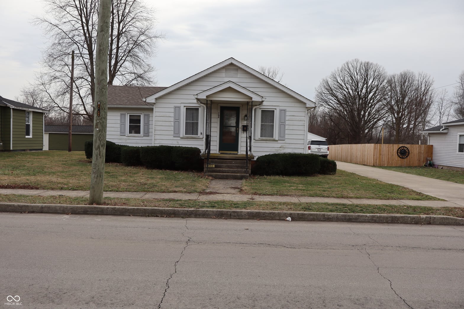 Front exterior at 700 W 2nd Street W, Sheridan, IN