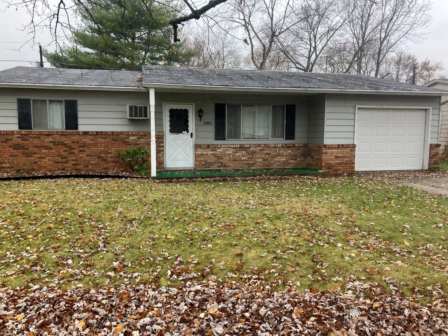 Front exterior at 3001 S Broadway Street, Yorktown, IN