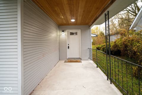 Foyer at 601 S Ohio Street, Martinsville, IN