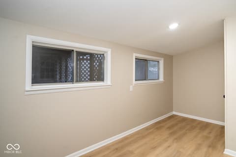 Laundry room at 601 S Ohio Street, Martinsville, IN