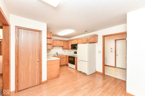 Photo of 8214 Bentley Farms Drive, Indianapolis, IN