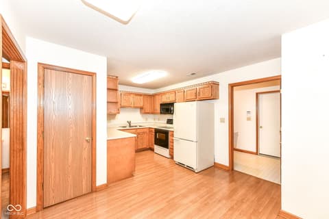 Photo of 8214 Bentley Farms Drive, Indianapolis, IN
