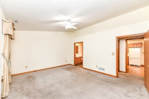 Photo of 8214 Bentley Farms Drive, Indianapolis, IN