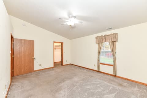 Photo of 8214 Bentley Farms Drive, Indianapolis, IN