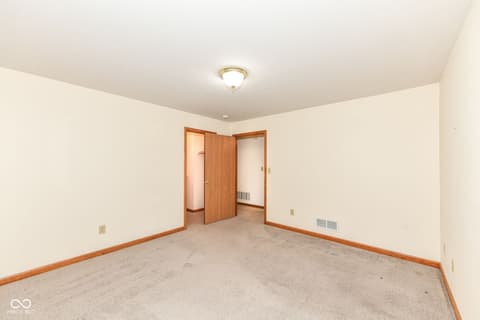 Photo of 8214 Bentley Farms Drive, Indianapolis, IN