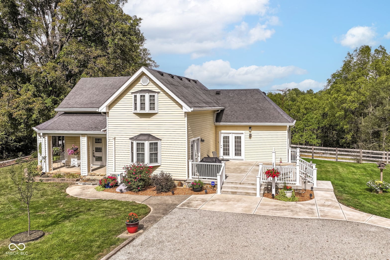 Photo of 7641 S 500 W, Trafalgar, IN