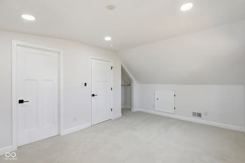 Bonus room at 4991 E Main Street, Carmel, IN