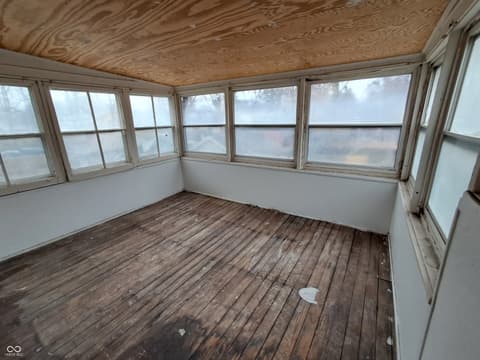 Bonus room at 617 E 37th Street, Indianapolis, IN