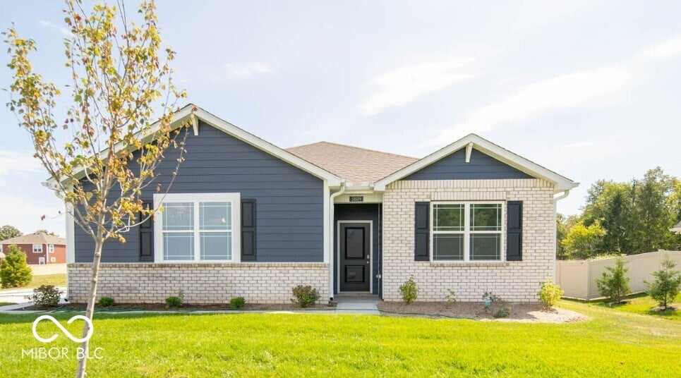 Photo of 3809 S Woodfield Drive, New Palestine, IN