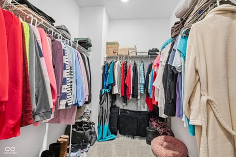 Walk In Closets — 3809 S Woodfield Drive, New Palestine, IN