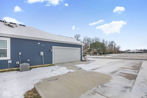 Photo of 3809 S Woodfield Drive, New Palestine, IN