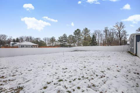 Photo of 3809 S Woodfield Drive, New Palestine, IN