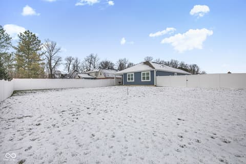 Photo of 3809 S Woodfield Drive, New Palestine, IN