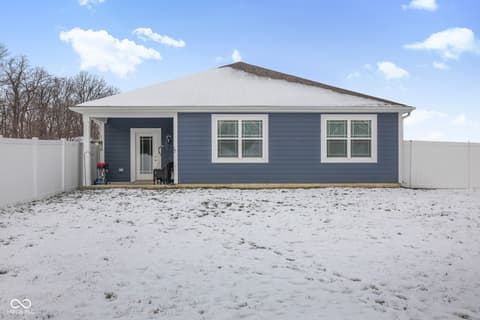 Photo of 3809 S Woodfield Drive, New Palestine, IN