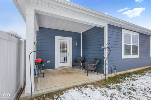 Photo of 3809 S Woodfield Drive, New Palestine, IN