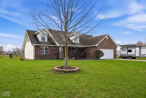 Front exterior at 1027 S Teresa Drive, Martinsville, IN
