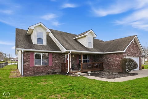 Front exterior at 1027 S Teresa Drive, Martinsville, IN