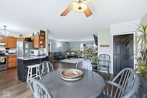 Dining room at 1027 S Teresa Drive, Martinsville, IN