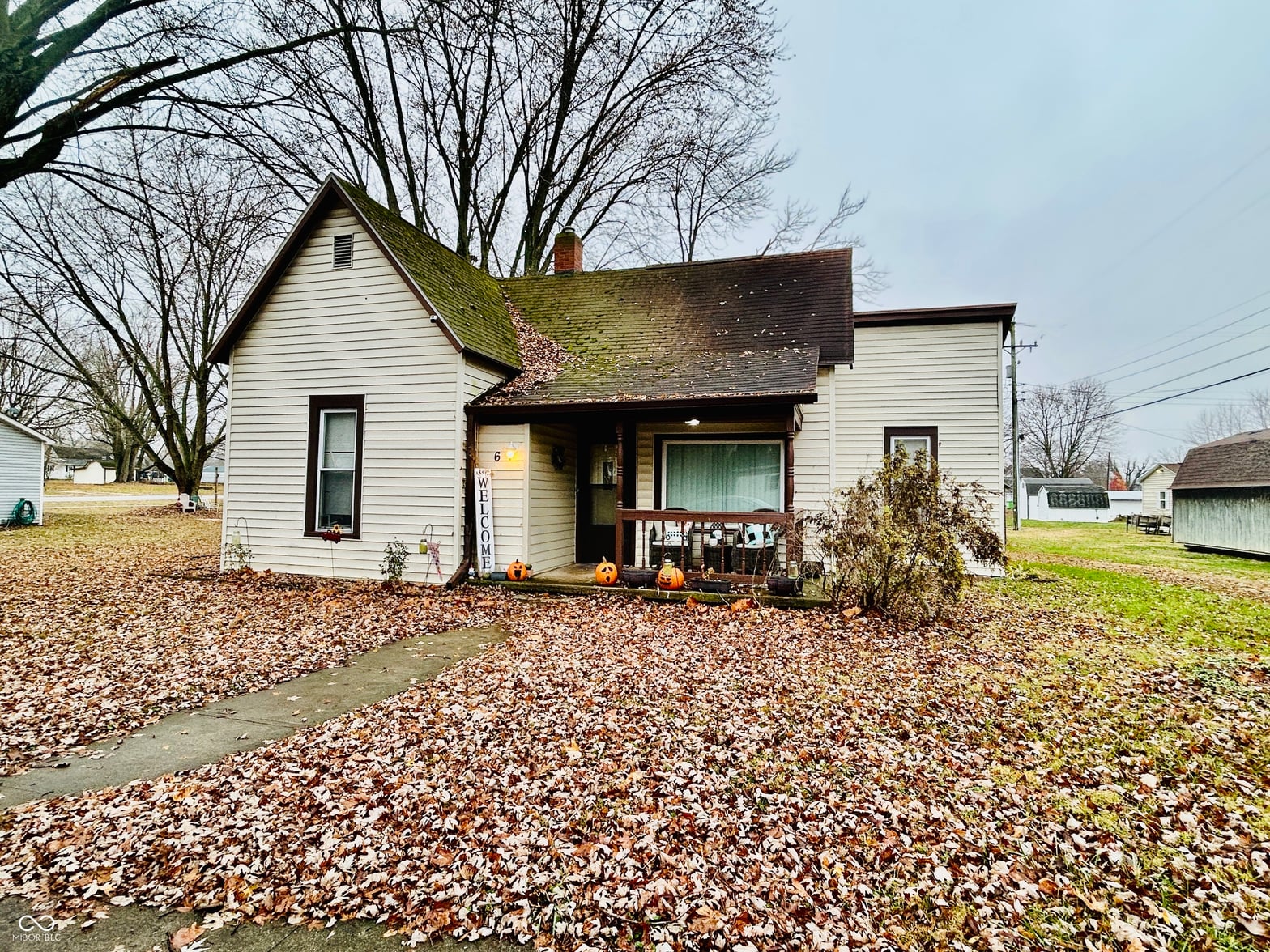 Photo of 6 S Main Street, Roachdale, IN