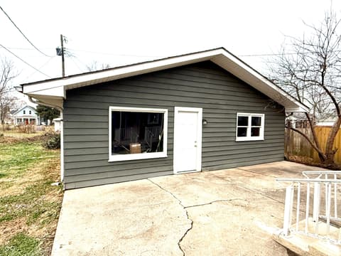 Photo of 806 S 17th Street, Elwood, IN