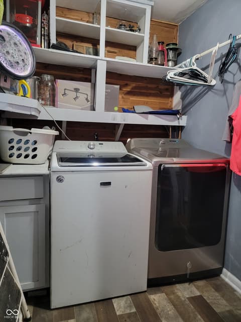 Laundry room at 1506 E 24th Street, Muncie, IN