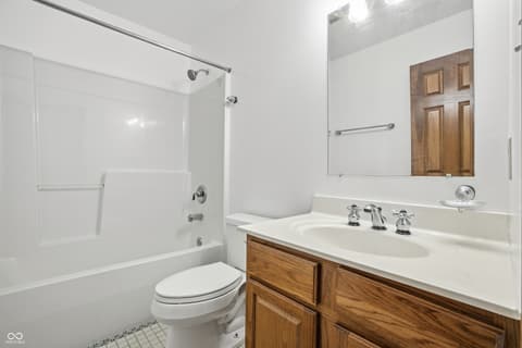 Photo of 404 Tara Circle, Greenwood, IN