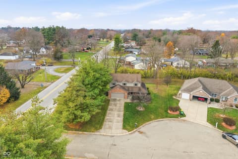 Photo of 404 Tara Circle, Greenwood, IN