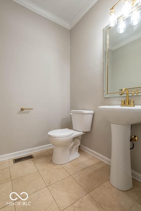 Photo of 9416 S Harbour Pointe Drive, Bloomington, IN