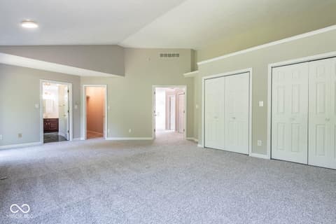 Photo of 9416 S Harbour Pointe Drive, Bloomington, IN