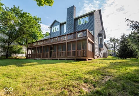 Photo of 9416 S Harbour Pointe Drive, Bloomington, IN